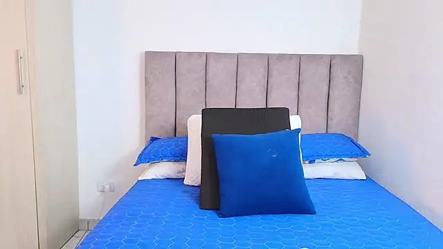 karina lewis  online show from 17, 1, 2025