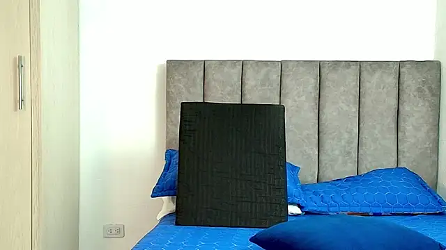 karina lewis  online show from 17, 10, 2025