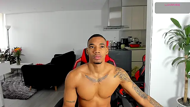 Snapshot of TROYWESLY- chatting on 16, 10, 2025 TROYWESLY- online show from 16, 10, 2025