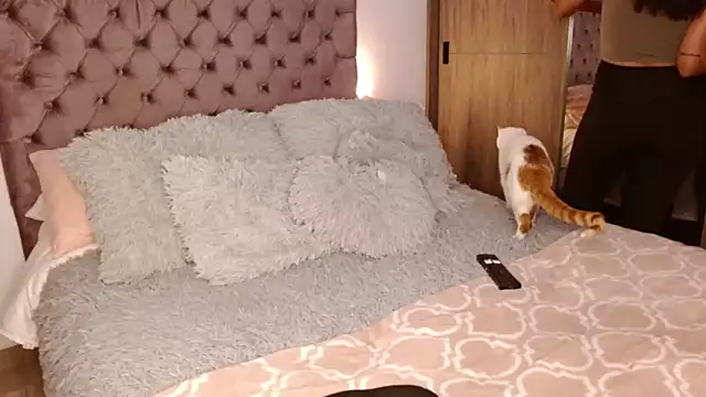 Snapshot of Roussmariehenao chatting on 10, 10, 2025 Roussmariehenao online show from 10, 10, 2025