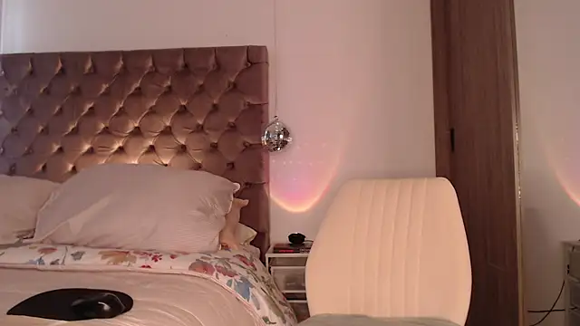 Snapshot of Roussmariehenao chatting on 29, 3, 2026 Roussmariehenao online show from 29, 3, 2026