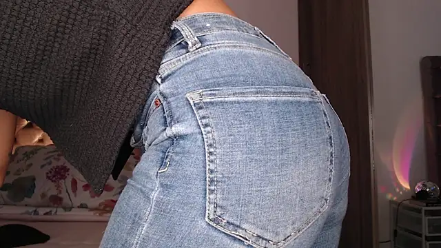 Snapshot of Roussmariehenao chatting on 10, 4, 2026 Roussmariehenao online show from 10, 4, 2026