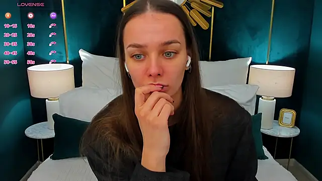 AprilWong online show from 8, 2, 2026