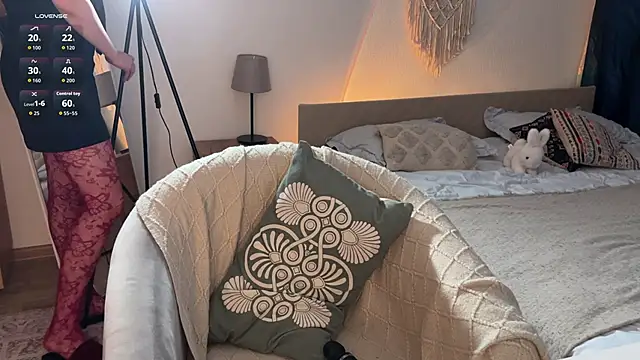 jennetdoll online show from 6, 10, 2025