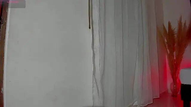 Scarlett 811 online show from 20, 12, 2025