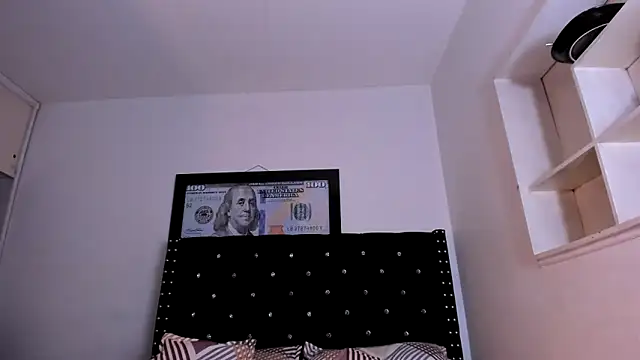 valerie luxe  online show from 21, 4, 2026