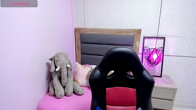 Kittytimberlake online show from 20, 1, 2025