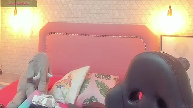 Kittytimberlake online show from 13, 3, 2025