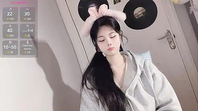 Qedgjwyz1 online show from 17, 3, 2025