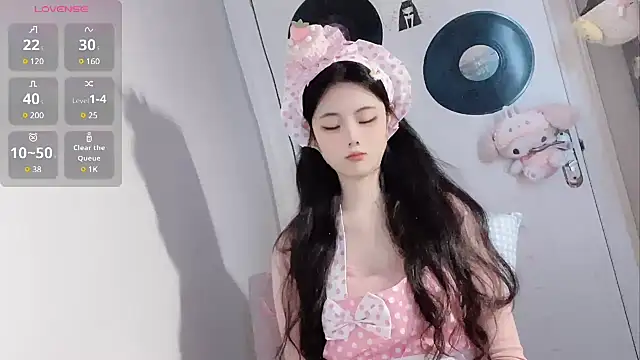 Qedgjwyz1 online show from 18, 3, 2025