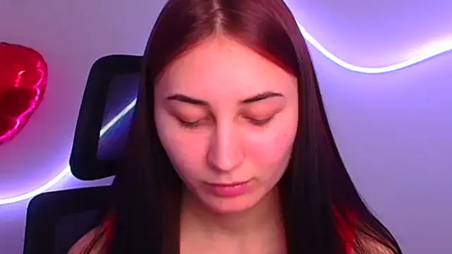 Jennifer Blum online show from 25, 2, 2025