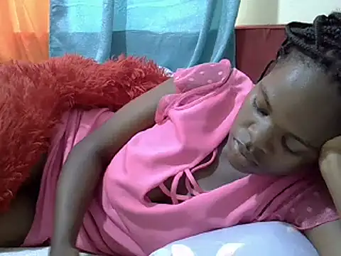 Snapshot of Creamy_dolly chatting on 11, 3, 2025 Creamy dolly online show from 11, 3, 2025