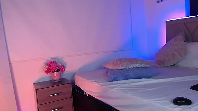 Snapshot of UniversitygirlQS chatting on 4, 12, 2024 UniversitygirlQS online show from 4, 12, 2024