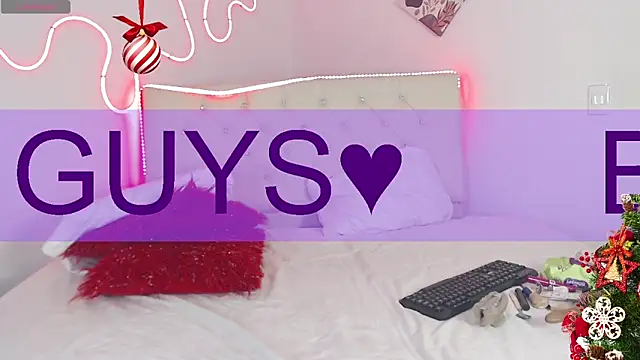 Snapshot of UniversitygirlQS chatting on 21, 12, 2024 UniversitygirlQS online show from 21, 12, 2024