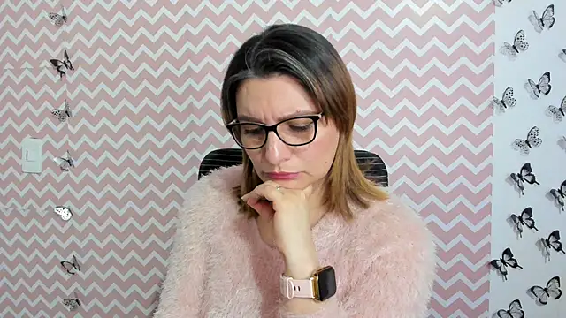 Amie Adams82  online show from 24, 2, 2025