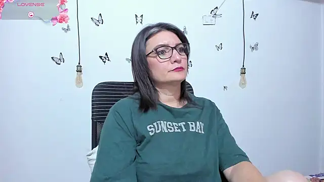 Snapshot of Amie_Adams82_ chatting on 7, 4, 2026 Amie Adams82 online show from 7, 4, 2026