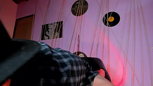 MrShaggy online show from 4, 1, 2025