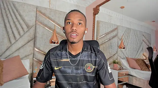 Snapshot of JamesParck chatting on 7, 1, 2025 JamesParck online show from 7, 1, 2025