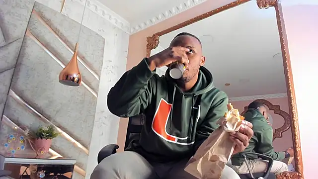 Snapshot of JamesParck chatting on 24, 1, 2025 JamesParck online show from 24, 1, 2025