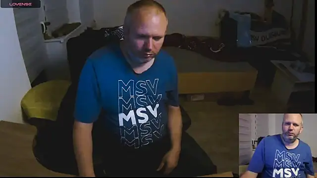 ShyBoy1982 online show from 10, 10, 2025