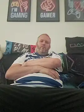 ShyBoy1982 online show from 19, 10, 2025