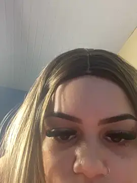 Lolacavalona online show from 8, 12, 2024