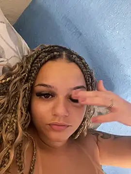 Lolacavalona online show from 3, 2, 2025