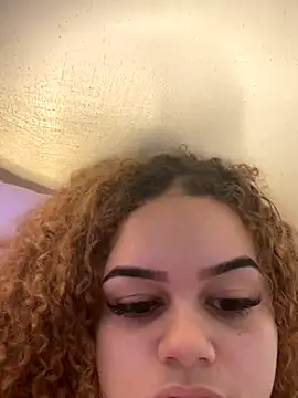 Lolacavalona online show from 19, 9, 2025