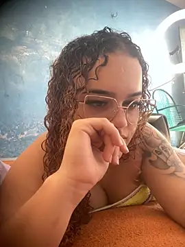 Lolacavalona online show from 3, 11, 2025