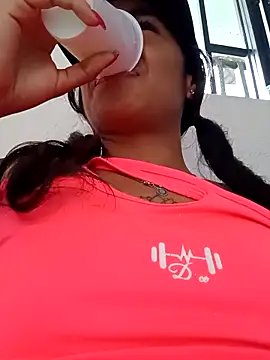 Leslly  online show from 9, 3, 2025