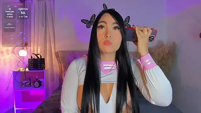 Sarahballiston  online show from 19, 12, 2025