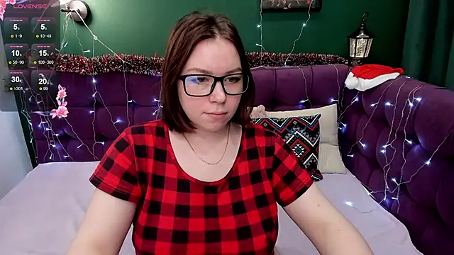 Emily Amorre online show from 30, 12, 2024