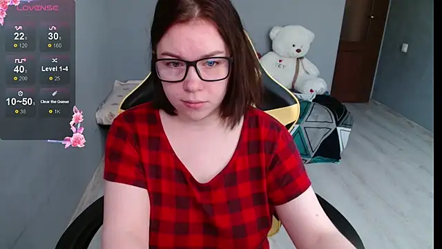 Emily Amorre online show from 25, 9, 2025