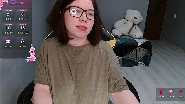 Emily Amorre online show from 7, 11, 2025