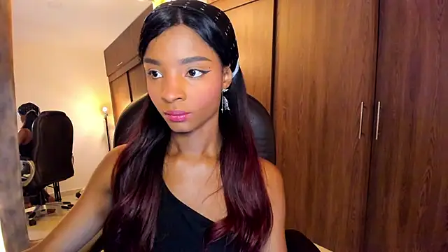 Snapshot of alikahouston4 chatting on 12, 9, 2025 alikahouston4 online show from 12, 9, 2025