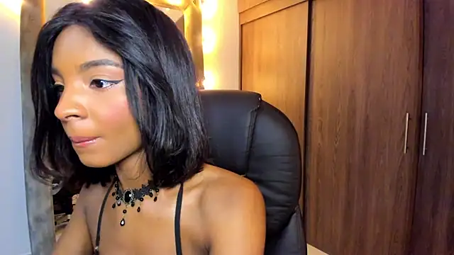 Snapshot of alikahouston4 chatting on 7, 11, 2025 alikahouston4 online show from 7, 11, 2025