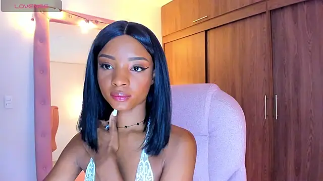 Snapshot of alikahouston4 chatting on 4, 7, 2026 alikahouston4 online show from 4, 7, 2026