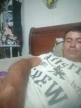 Snapshot of Vergon2cm chatting on 2, 11, 2025 Vergon2cm online show from 2, 11, 2025