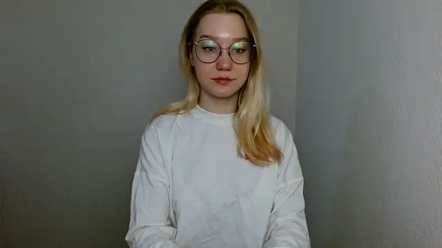 cindi hot online show from 17, 3, 2025