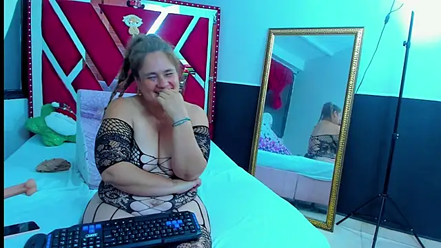 AnyelaGitanaMature online show from 26, 12, 2024