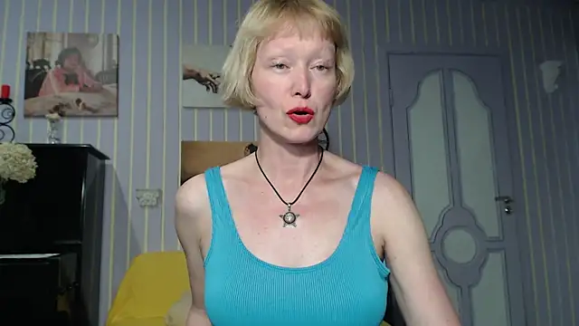 Snapshot of Marquise555 chatting on 3, 8, 2026 Marquise555 online show from 3, 8, 2026