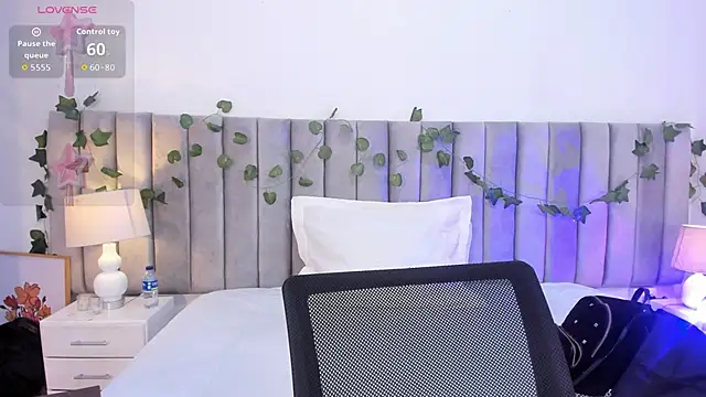 kareena basu online show from 12, 4, 2026