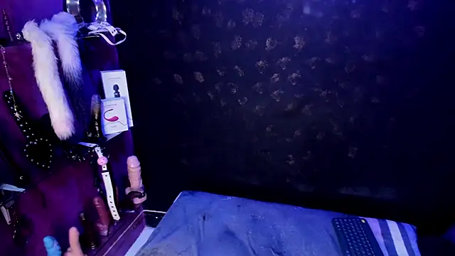 Alexa Slave online show from 25, 2, 2025