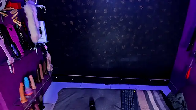 Alexa Slave online show from 13, 9, 2025