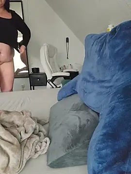 -BonnieBlack- online show from 14, 4, 2026