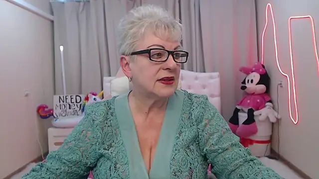 Snapshot of KayleSmoll chatting on 22, 5, 2026 KayleSmoll online show from 22, 5, 2026