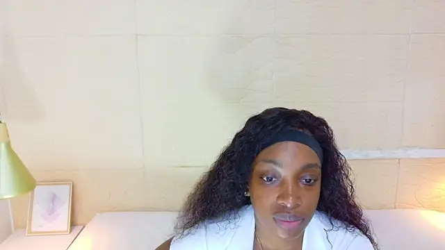 Shamiraa moore online show from 8, 10, 2025