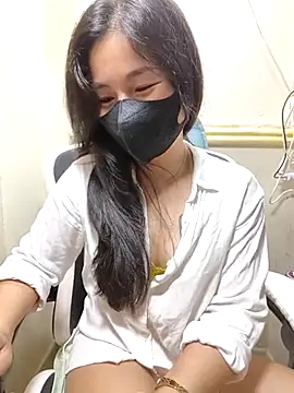 lyna bl online show from 8, 3, 2025