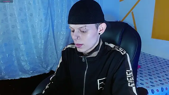 Matthew Boy  online show from 15, 12, 2024