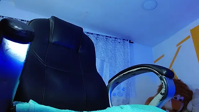 Matthew Boy  online show from 19, 12, 2024